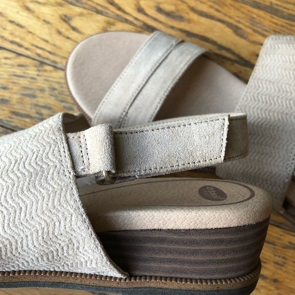 NWOB Dr. Scholl's Freestone Tan Low Heel Sandals - Picture 6 of 9